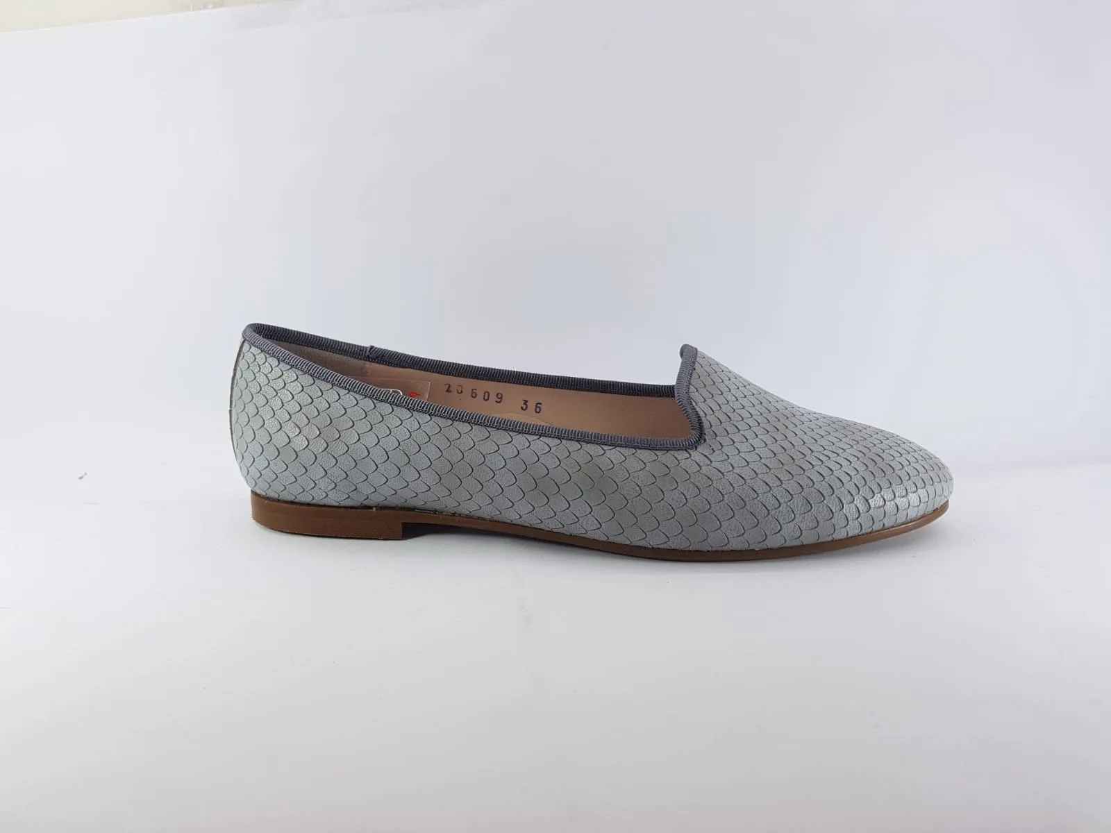 Beberlis Grey Textured Slip On