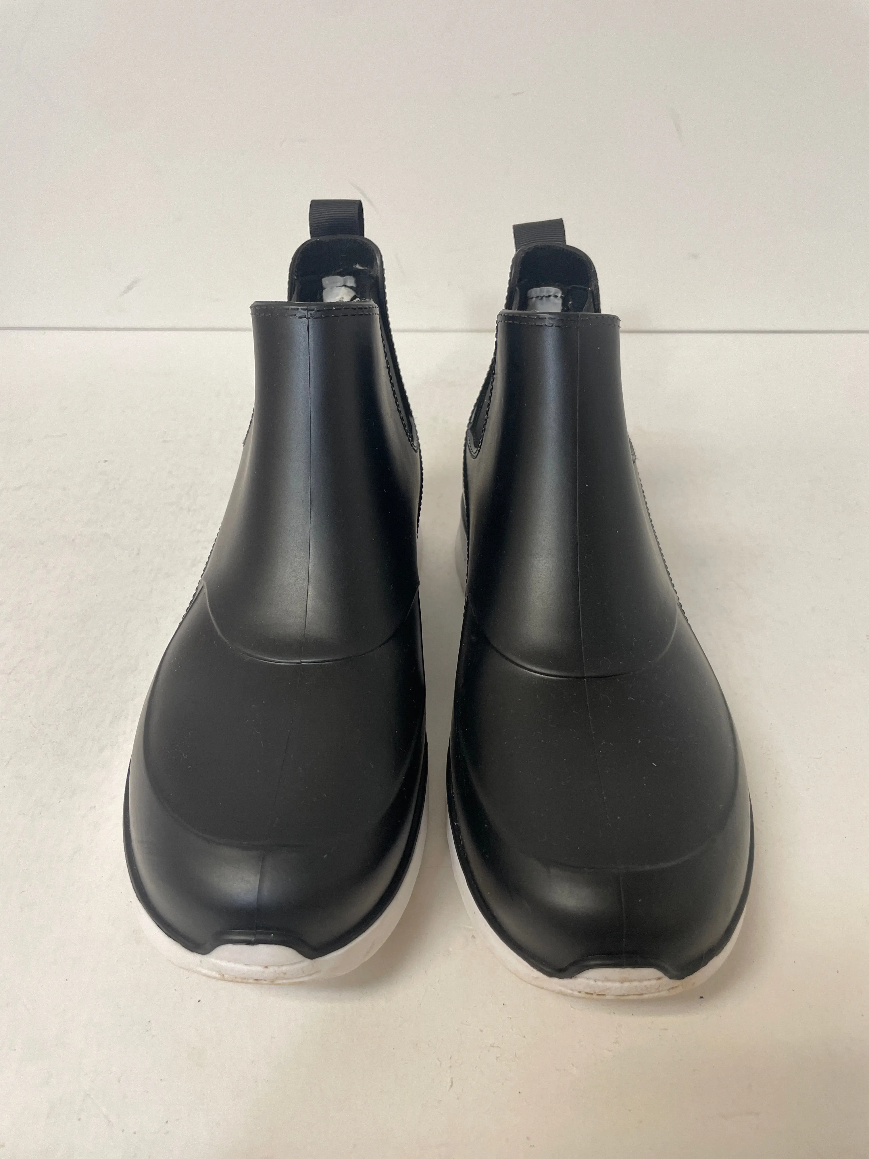 Black Boots Ankle Flats Capelli, Size 9