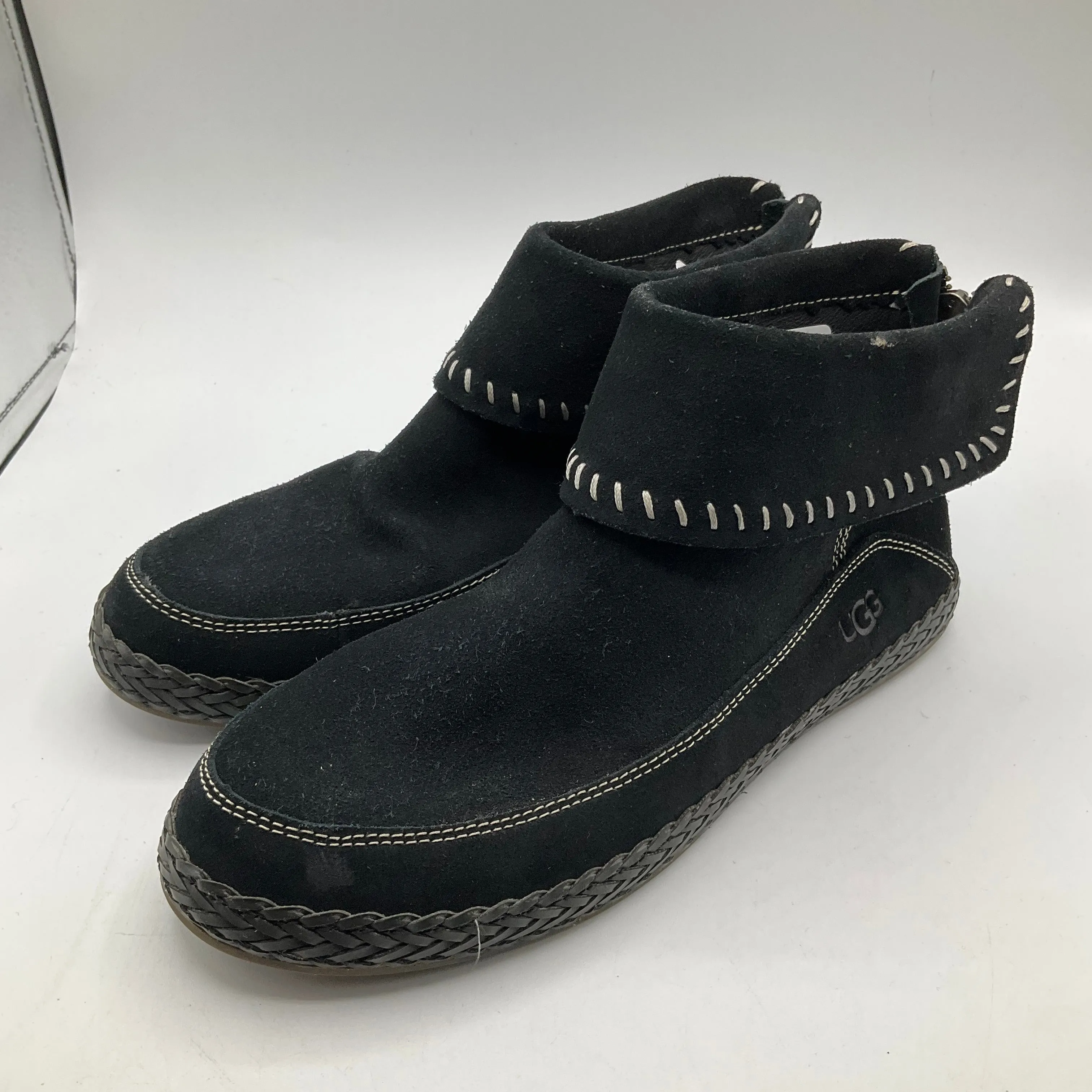 Black Boots Ankle Flats Ugg, Size 8.5