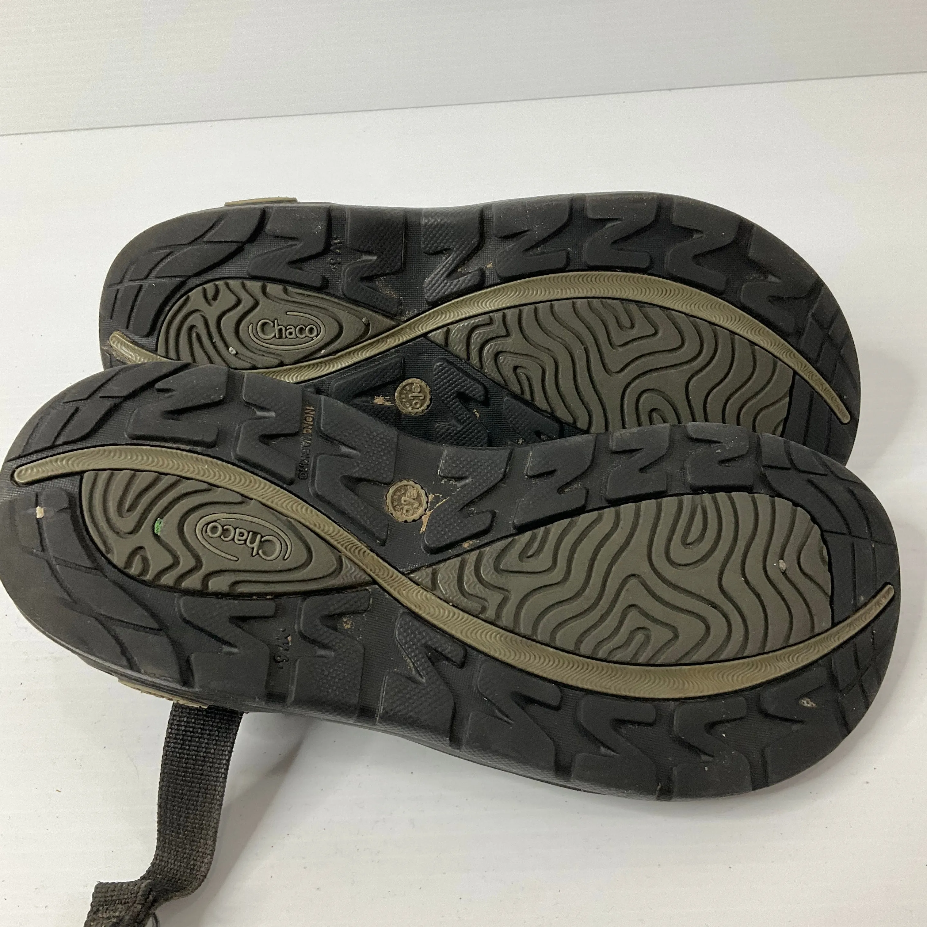 Black Sandals Flats Chacos, Size 6