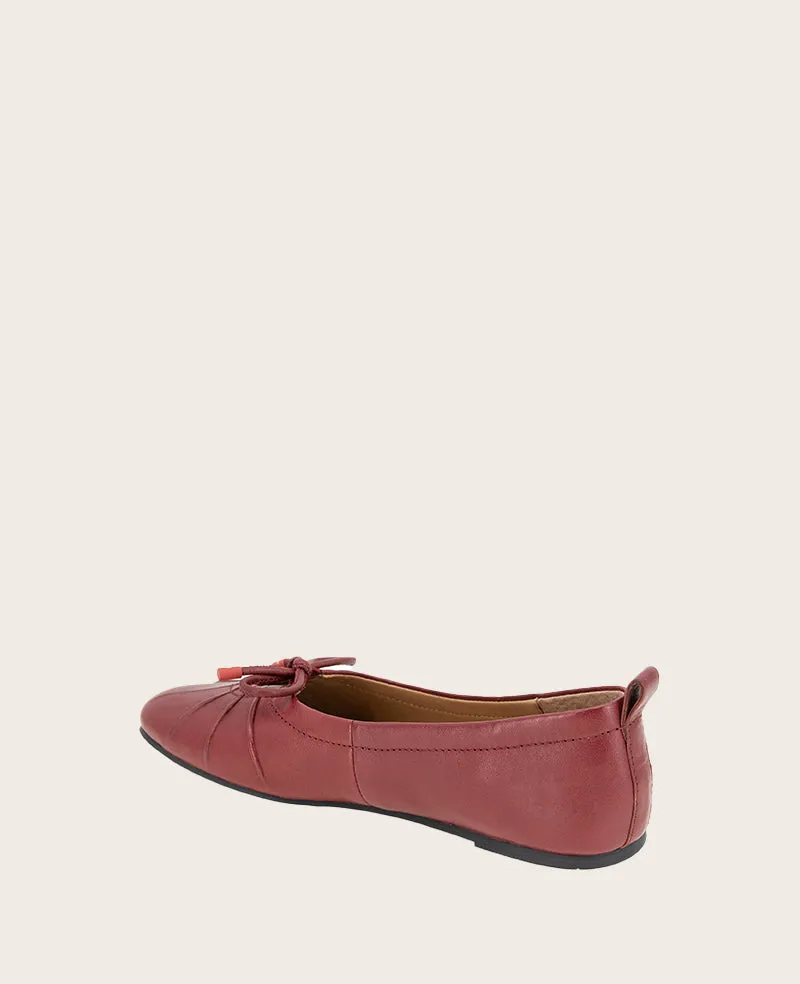 GENTLE SOULS -  Marilyn Leather Pleated Ballet Flat