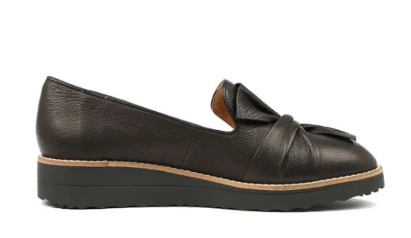 Top End Oclem Black Leather wedge